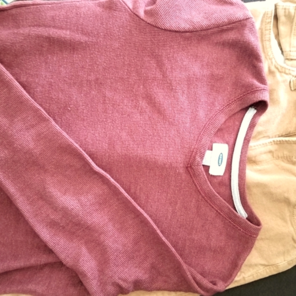 Bunle Boys Old Navy v-sweater & tan corduroy pants.